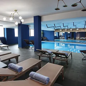 Hotel L.m Club